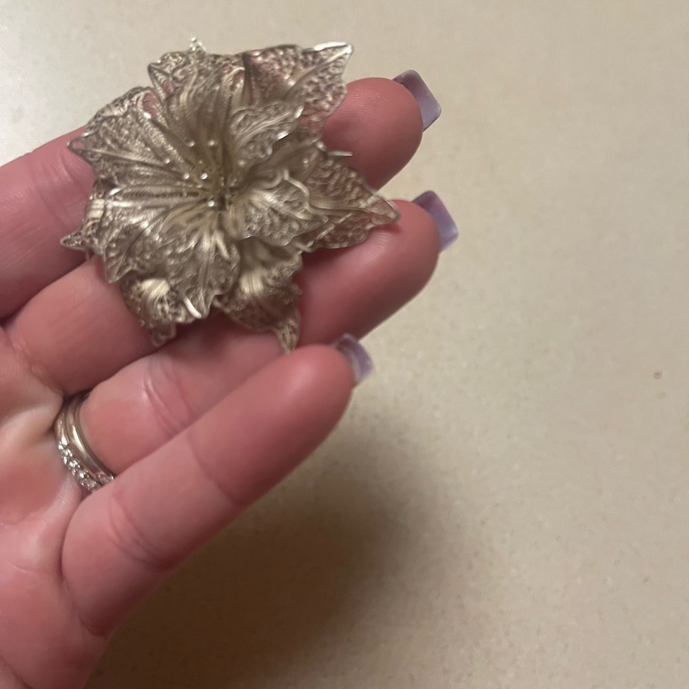 Gorgeous vintage filigree flower brooch - Picture 3 of 6